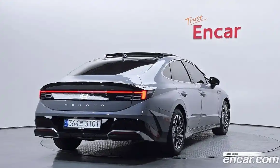 Hyundai Sonata 2024 2.0 автомат (гидро), фото 2