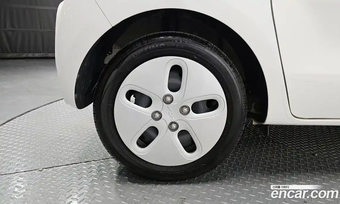 Kia Ray 2022 1.0 автомат (гидро), фото 5