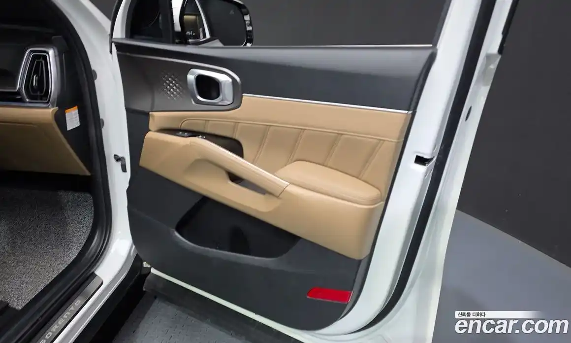 Kia Sorento 2023 1.6 автомат (гидро), фото 14