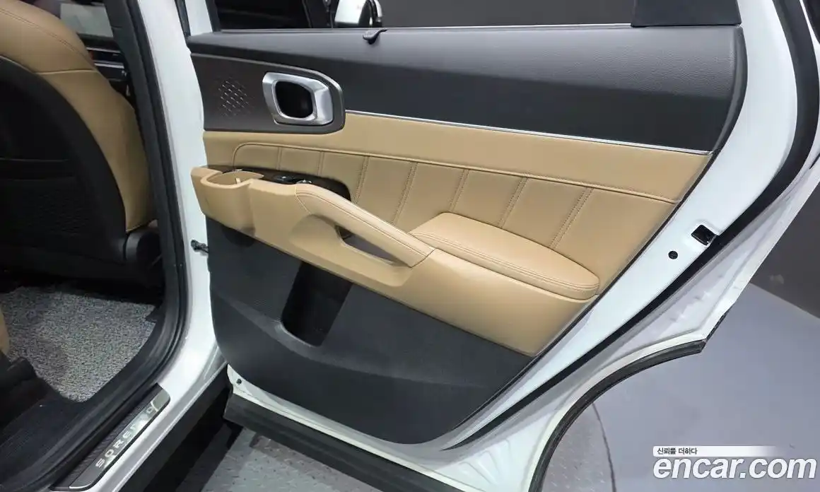 Kia Sorento 2023 1.6 автомат (гидро), фото 15