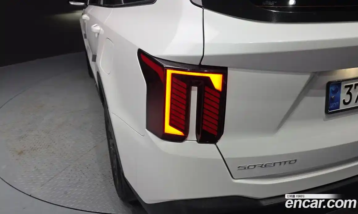 Kia Sorento 2023 1.6 автомат (гидро), фото 9