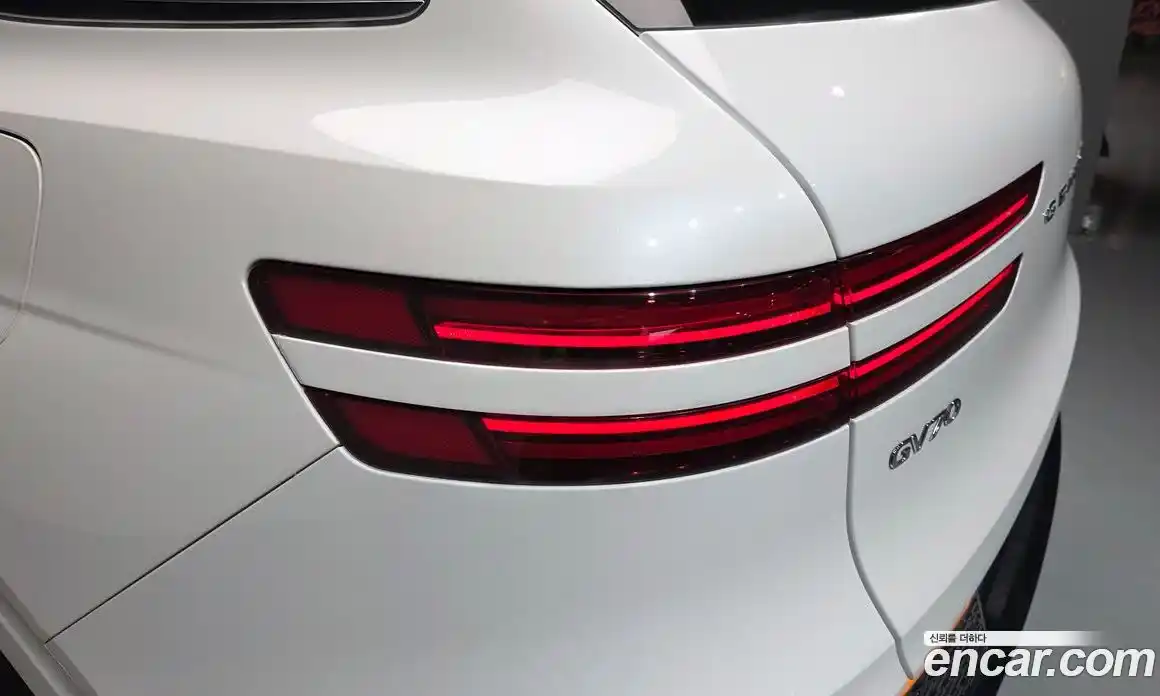 Genesis GV70 2021 2.5 автомат (гидро), фото 8