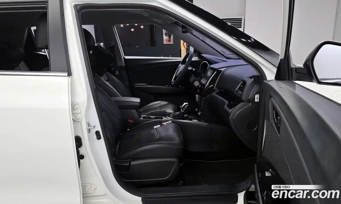 SsangYong TIBOLI 2019 1.6 автомат (гидро), фото 12
