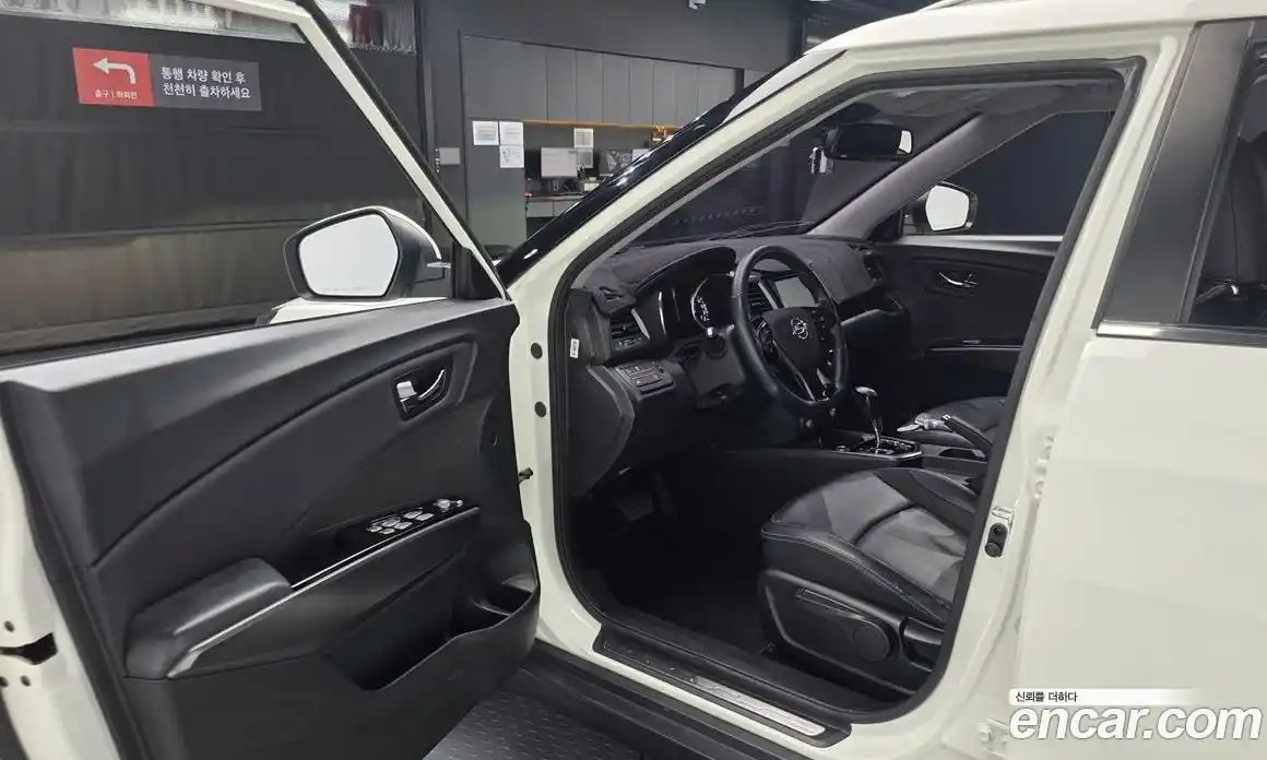 SsangYong TIBOLI 2017 1.6 автомат (гидро), фото 12