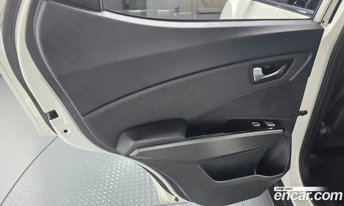 SsangYong TIBOLI 2017 1.6 автомат (гидро), фото 14