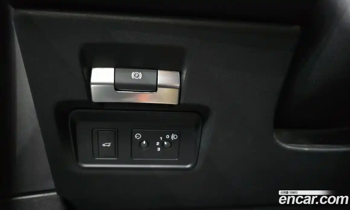 Land Rover Range Rover Evoque 2023 2.0 автомат (гидро), фото 22