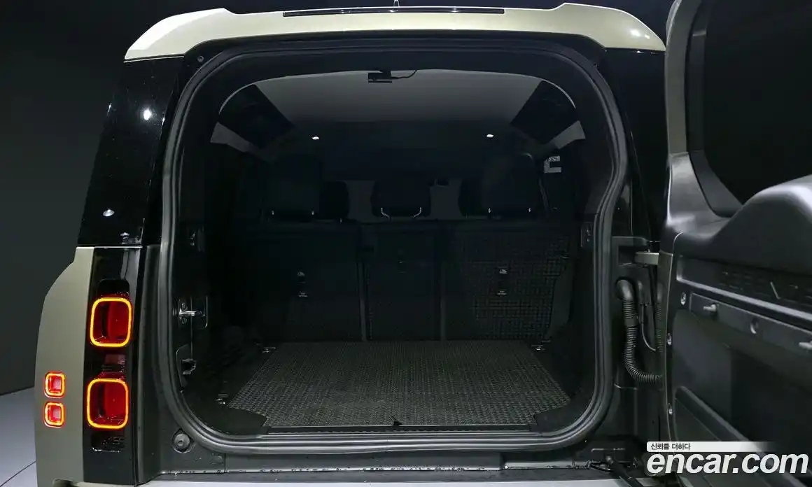 Land Rover Defender 2020 2.0 автомат (гидро), фото 20