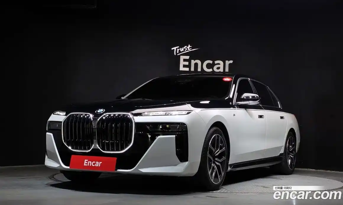 BMW 7 серия 2025 3.0 автомат (гидро), фото 1