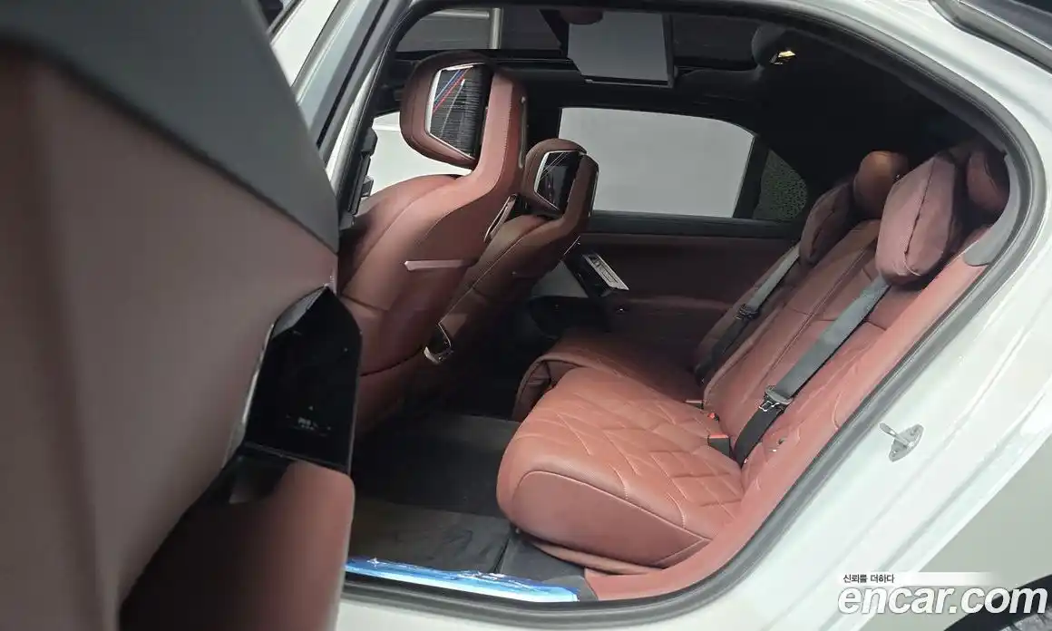 BMW 7 серия 2025 3.0 автомат (гидро), фото 18