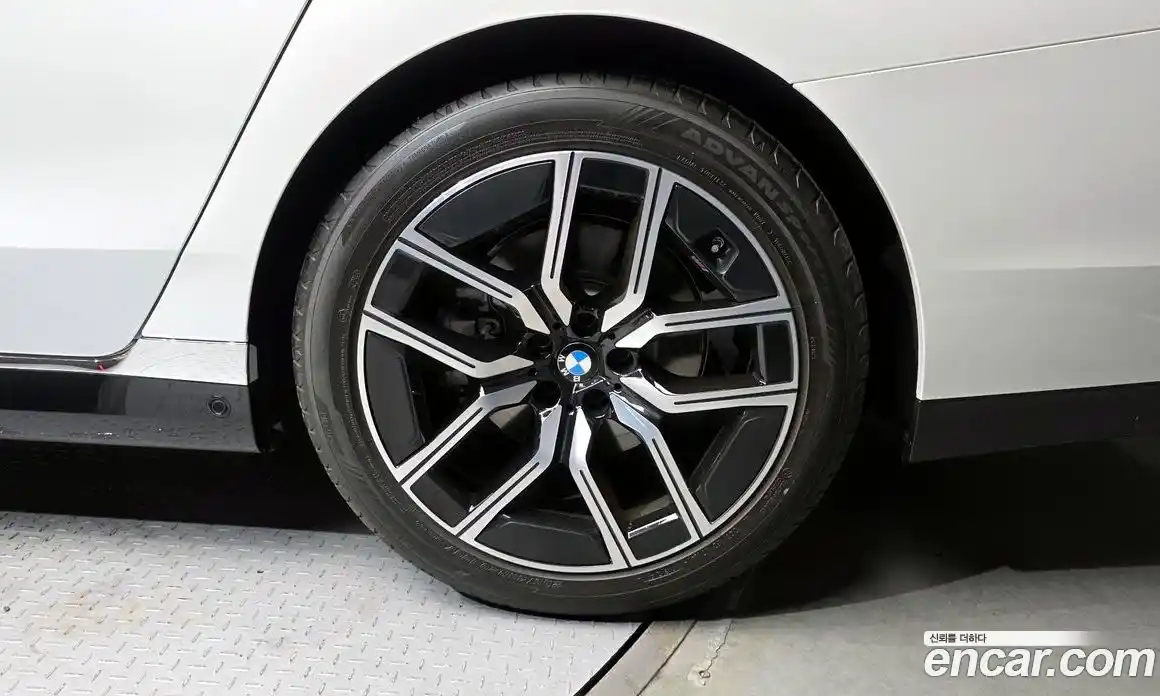 BMW 7 серия 2025 3.0 автомат (гидро), фото 7