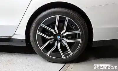 BMW 7 серия 2025 3.0 автомат (гидро), миниатюра 7