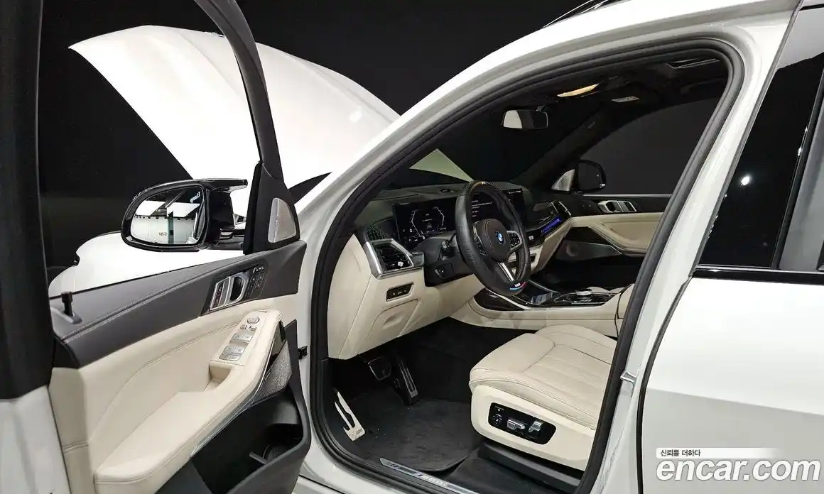 BMW X7 2023 4.4 автомат (гидро), фото 13