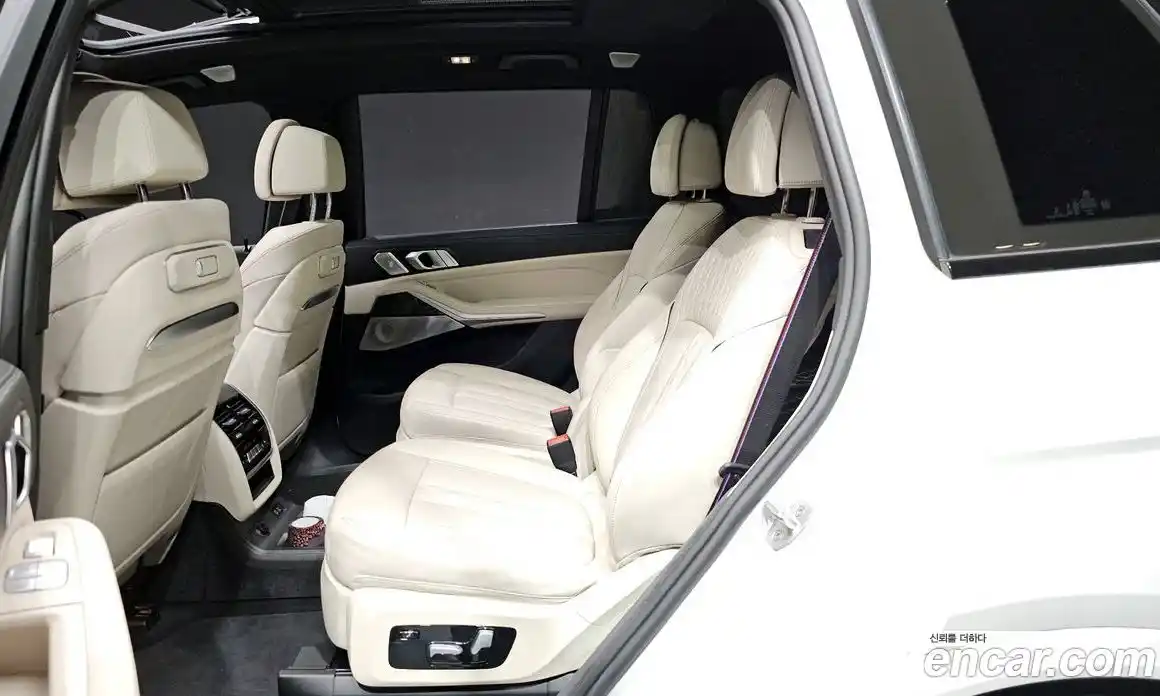 BMW X7 2023 4.4 автомат (гидро), фото 16