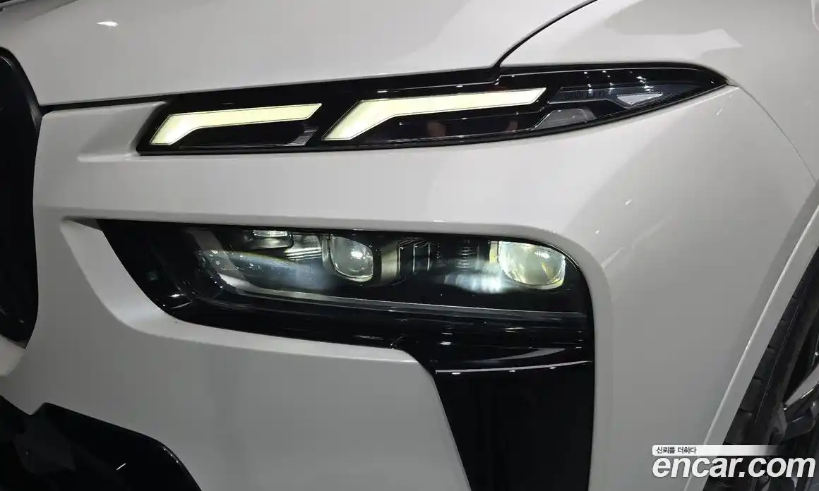 BMW X7 2023 4.4 автомат (гидро), фото 8