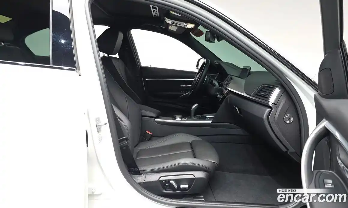 BMW 3 серия 2018 2.0 автомат (гидро), фото 15