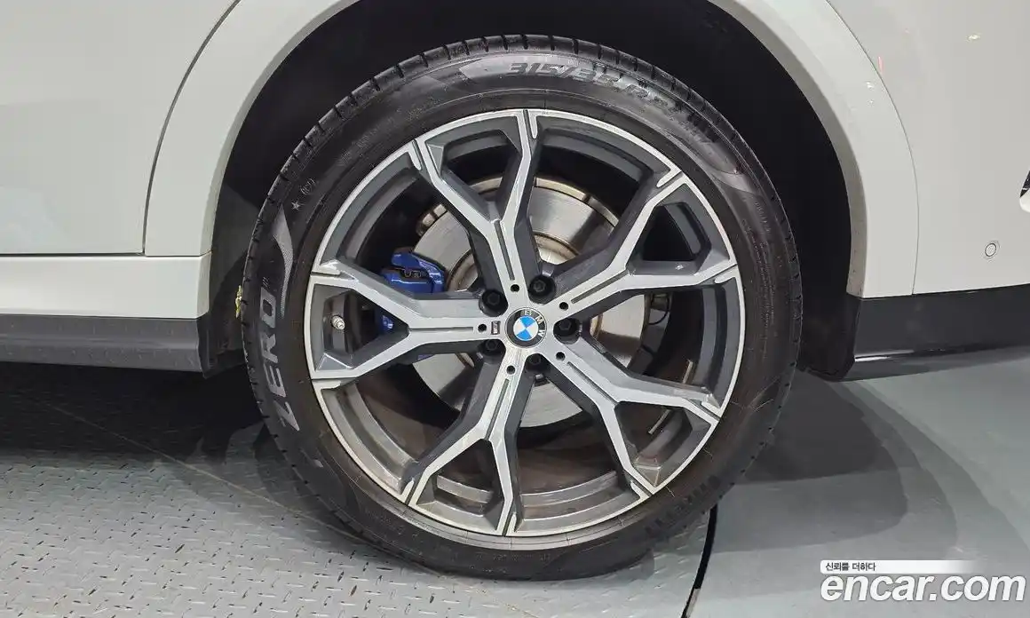 BMW X6 2021 3.0 автомат (гидро), фото 6