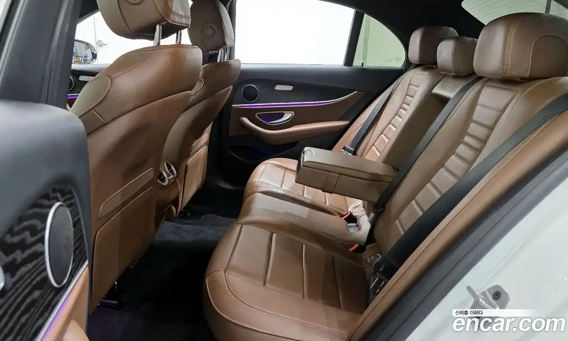 Mercedes-Benz E-Class 2023 2.0 автомат (гидро), фото 18