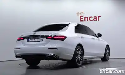 Mercedes-Benz E-Class 2023 2.0 автомат (гидро), миниатюра 2