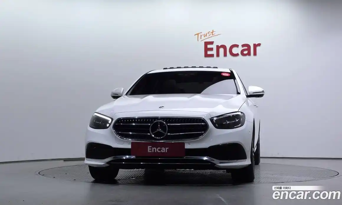 Mercedes-Benz E-Class 2023 2.0 автомат (гидро), фото 3