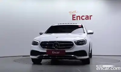 Mercedes-Benz E-Class 2023 2.0 автомат (гидро), миниатюра 3