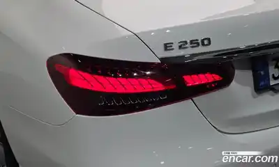 Mercedes-Benz E-Class 2023 2.0 автомат (гидро), миниатюра 9