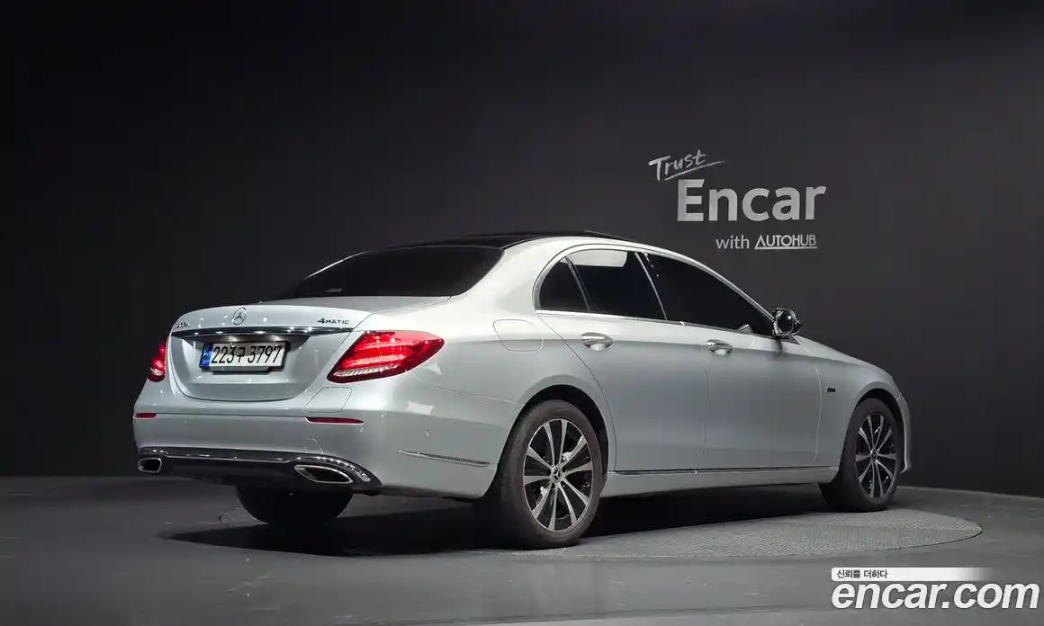 Mercedes-Benz E-Class 2019 2.0 автомат (гидро), фото 2