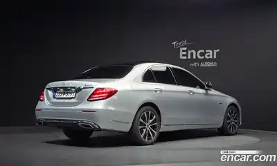 Mercedes-Benz E-Class 2019 2.0 автомат (гидро), миниатюра 2