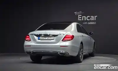 Mercedes-Benz E-Class 2019 2.0 автомат (гидро), миниатюра 4