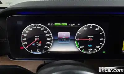 Mercedes-Benz E-Class 2019 2.0 автомат (гидро), миниатюра 8