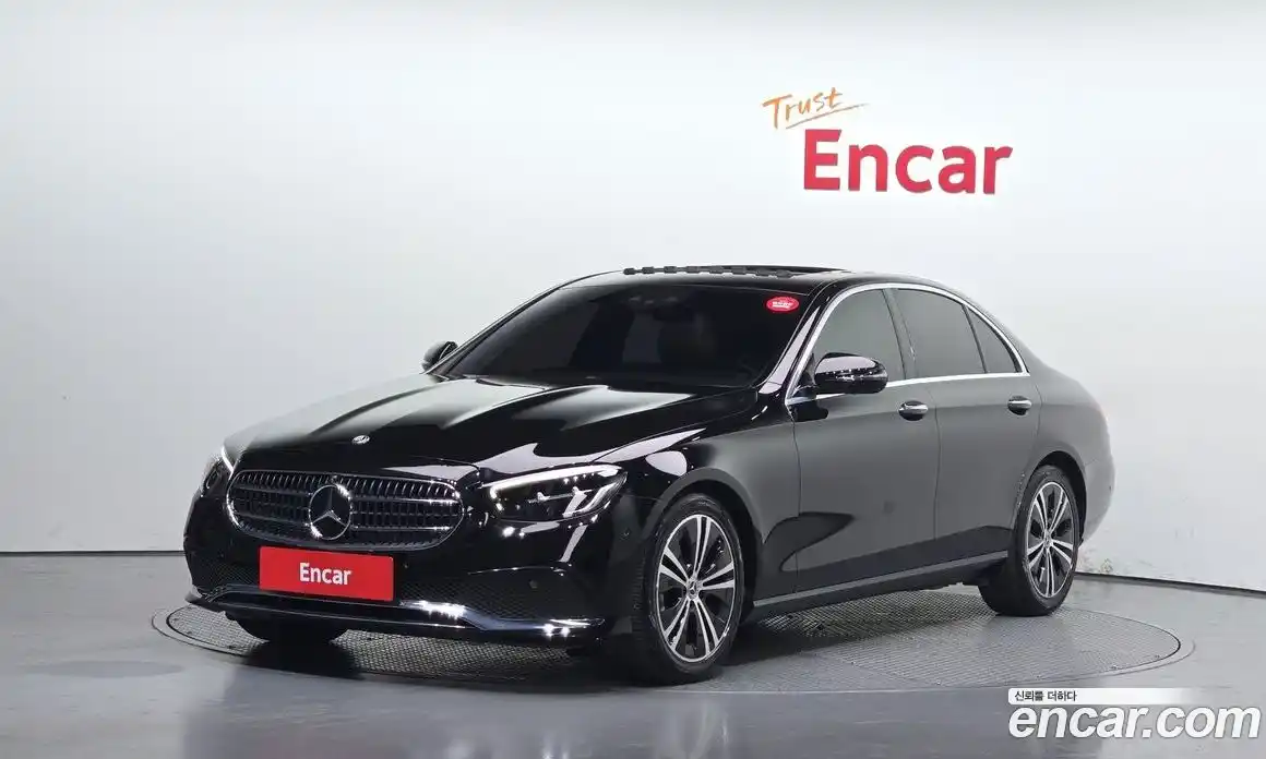 Mercedes-Benz E-Class 2022 2.0 автомат (гидро), фото 1
