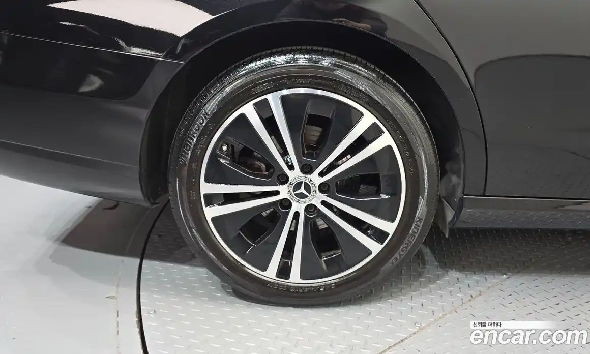 Mercedes-Benz E-Class 2022 2.0 автомат (гидро), фото 5