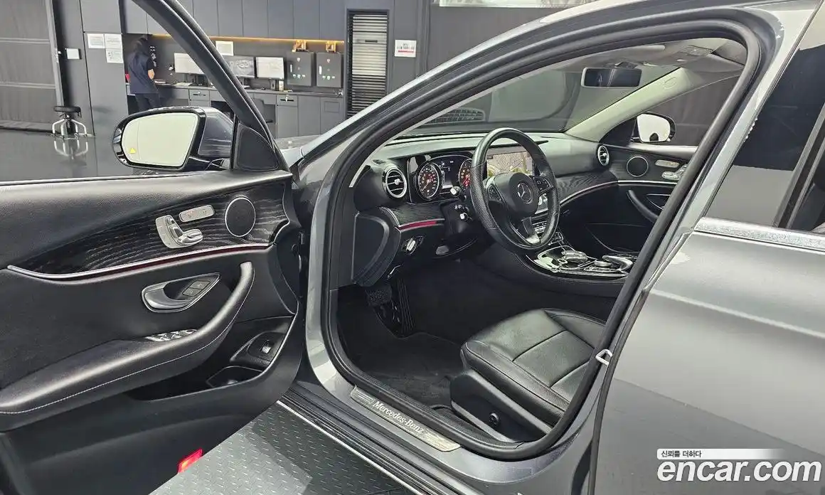 Mercedes-Benz E-Class 2017 2.0 автомат (гидро), фото 12