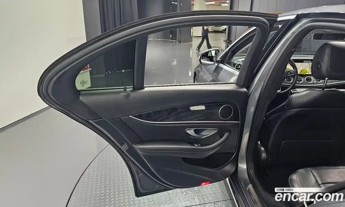 Mercedes-Benz E-Class 2017 2.0 автомат (гидро), фото 14