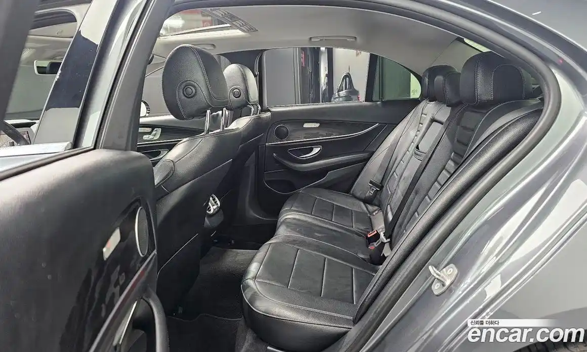 Mercedes-Benz E-Class 2017 2.0 автомат (гидро), фото 17