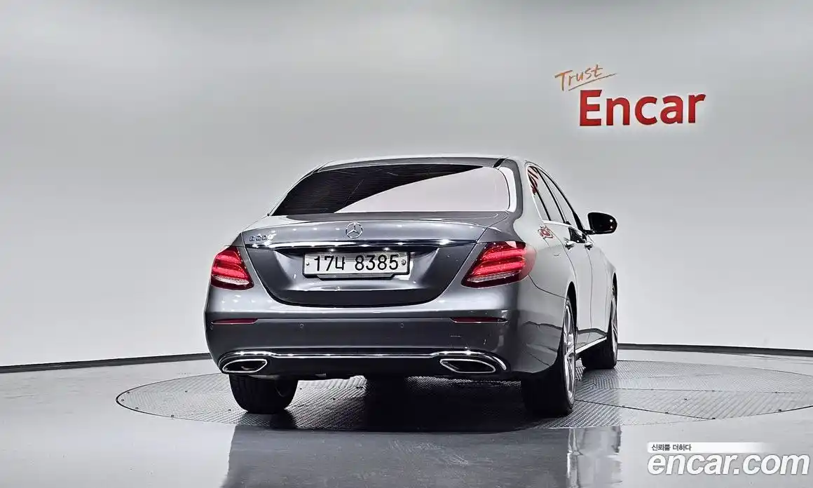 Mercedes-Benz E-Class 2017 2.0 автомат (гидро), фото 3