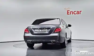 Mercedes-Benz E-Class 2017 2.0 автомат (гидро), миниатюра 3