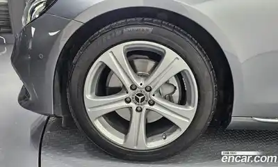 Mercedes-Benz E-Class 2017 2.0 автомат (гидро), миниатюра 4