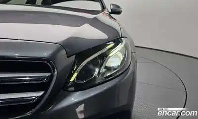 Mercedes-Benz E-Class 2017 2.0 автомат (гидро), миниатюра 7