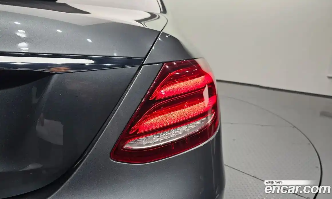 Mercedes-Benz E-Class 2017 2.0 автомат (гидро), фото 8