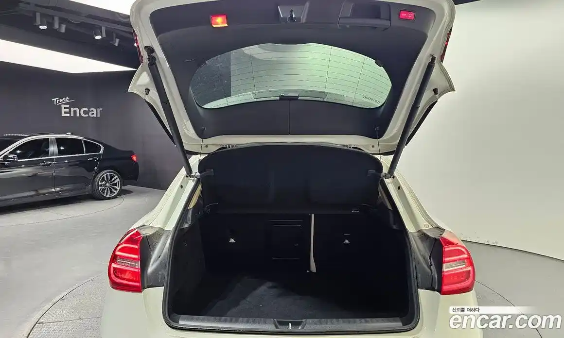 Mercedes-Benz GLA-Class 2016 2.1 гидро, фото 20 Mercedes-Benz GLA-Class 2016 2.1 гидро, фото 20