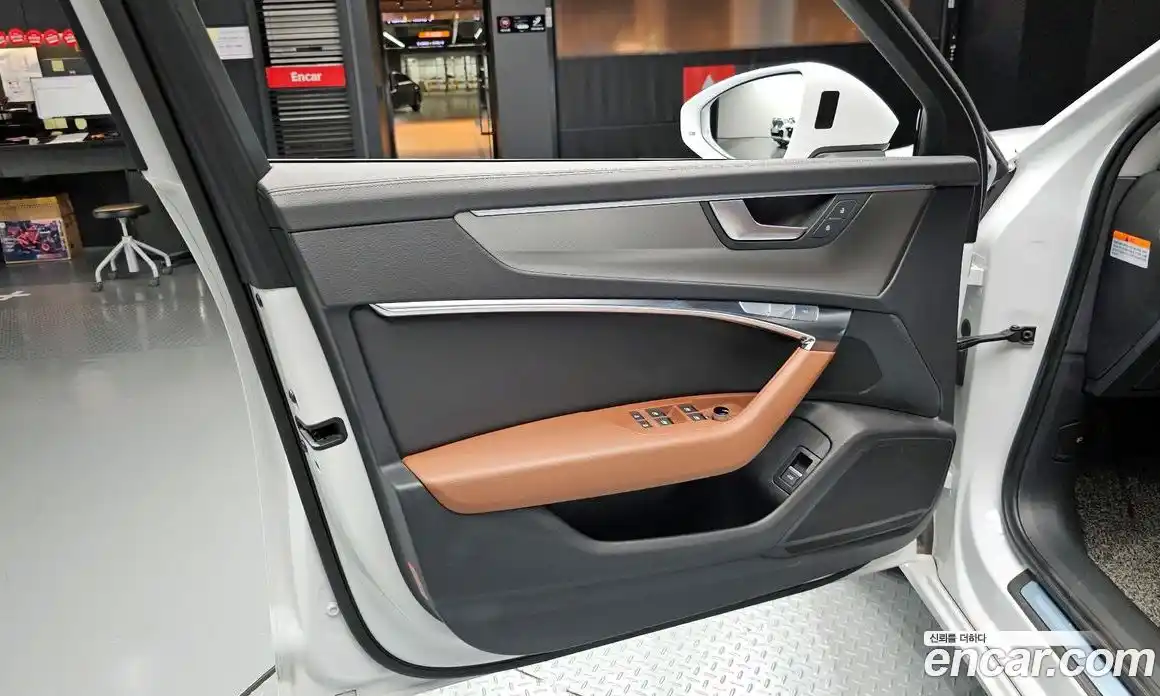 Audi A6 2022 2.0 автомат (гидро), фото 14