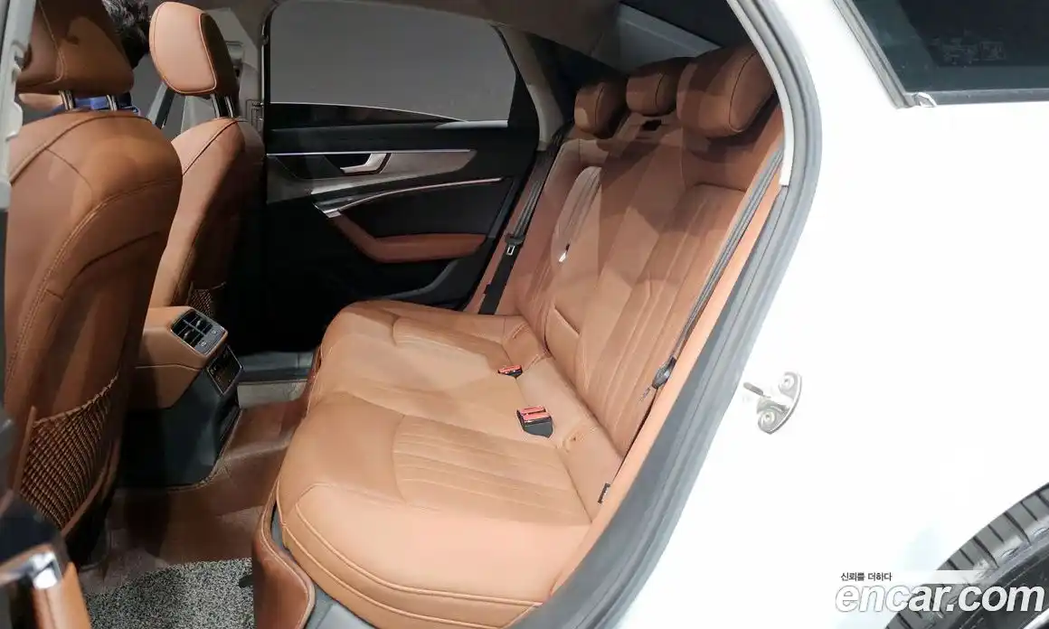 Audi A6 2022 2.0 автомат (гидро), фото 16