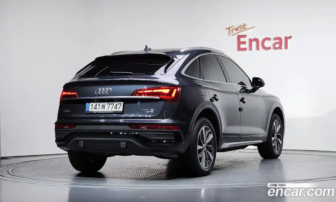 Audi Q5 2021 2.0 автомат (гидро), фото 2