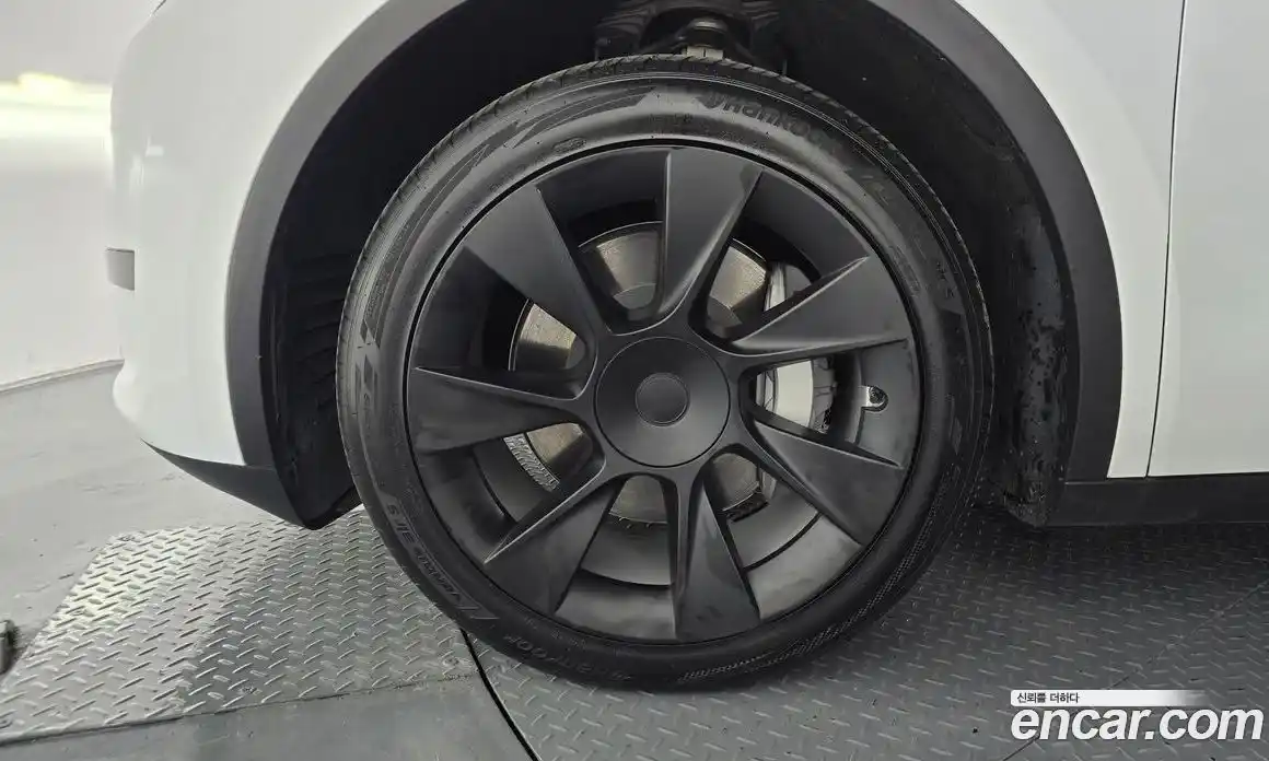 Tesla Model Y 2023 0.2 автомат (гидро), фото 4 Tesla Model Y 2023 0.2 автомат (гидро), фото 4