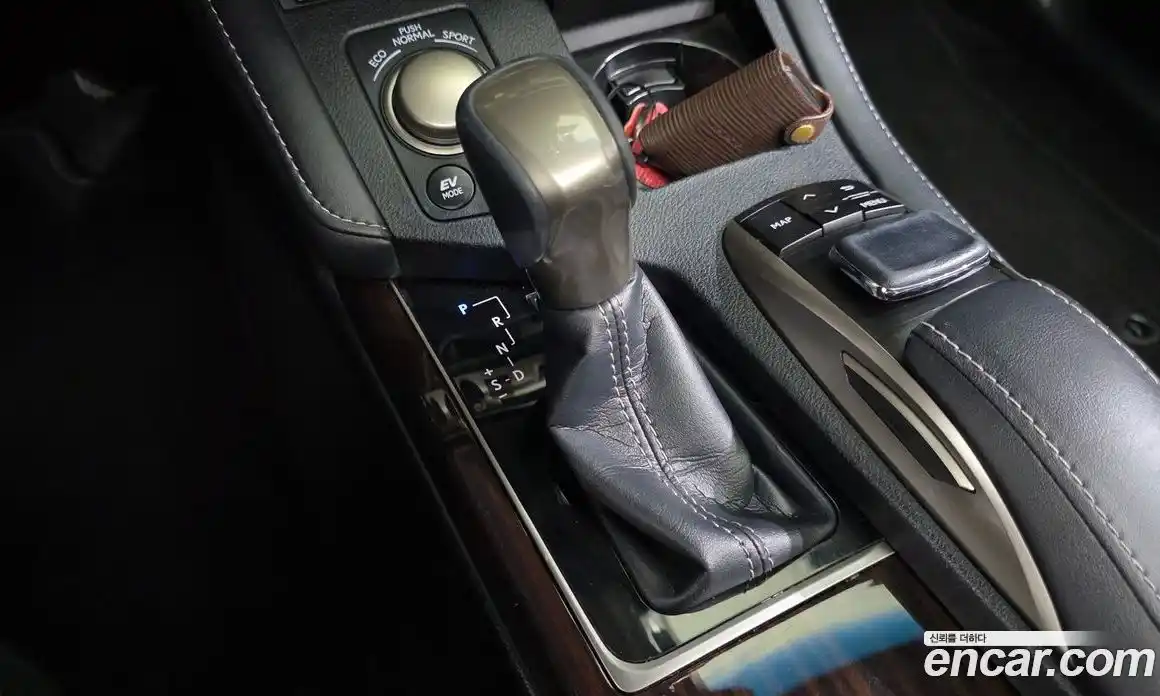 Lexus ES 2018 2.5 автомат (гидро), фото 12 Lexus ES 2018 2.5 автомат (гидро), фото 12