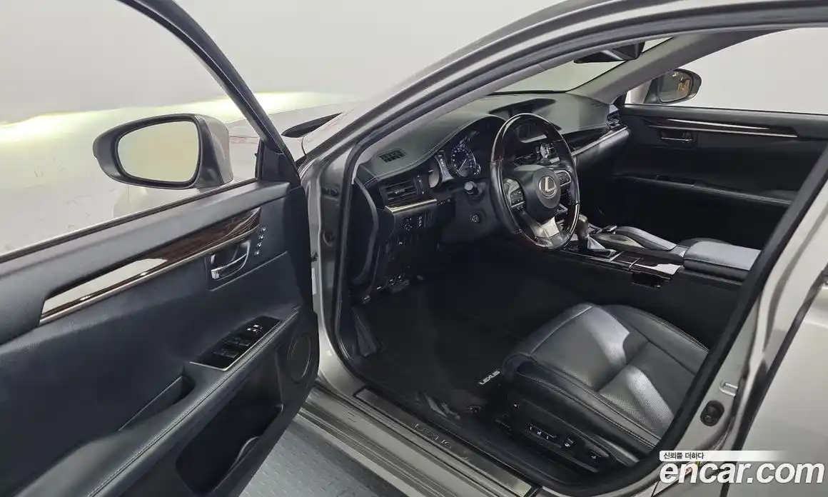 Lexus ES 2018 2.5 автомат (гидро), фото 13 Lexus ES 2018 2.5 автомат (гидро), фото 13