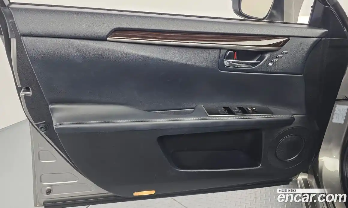 Lexus ES 2018 2.5 автомат (гидро), фото 14 Lexus ES 2018 2.5 автомат (гидро), фото 14