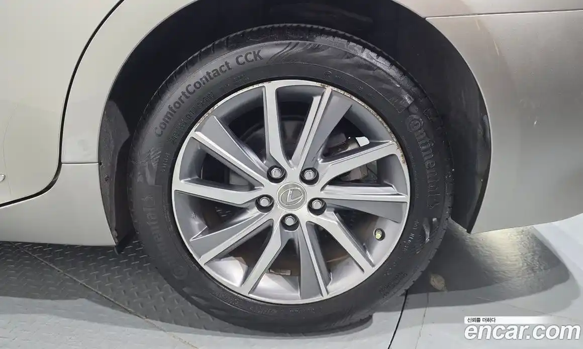 Lexus ES 2018 2.5 автомат (гидро), фото 7 Lexus ES 2018 2.5 автомат (гидро), фото 7