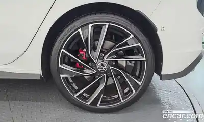 Volkswagen Golf 2024 2.0 автомат (гидро), миниатюра 7