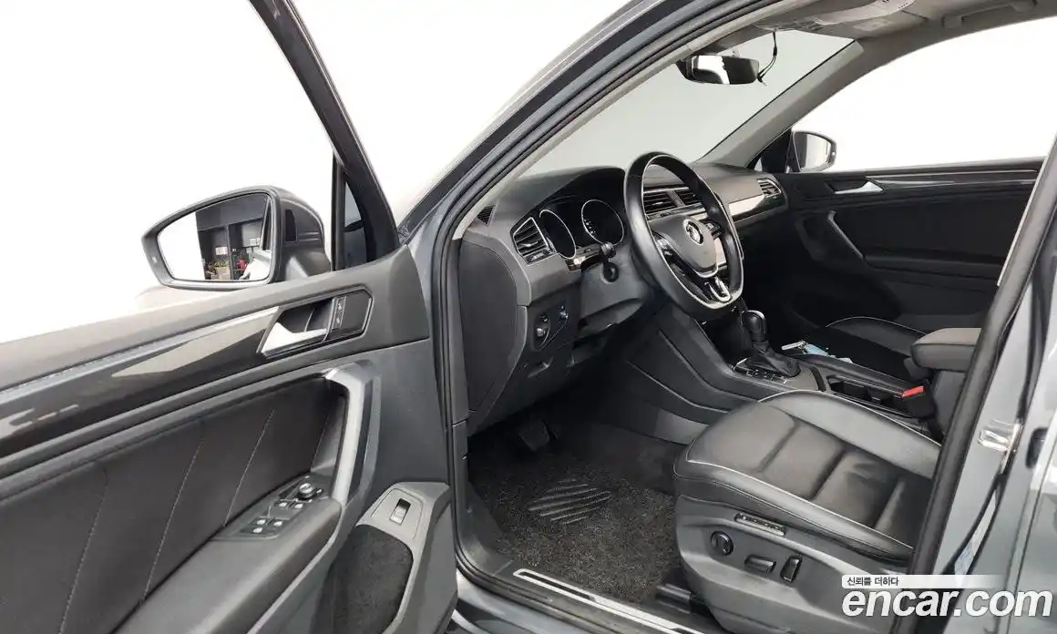 Volkswagen Tiguan 2020 2.0 автомат (гидро), фото 13